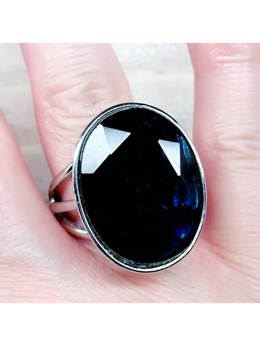 7353gc. Navy Huge Bling Ring Size 8